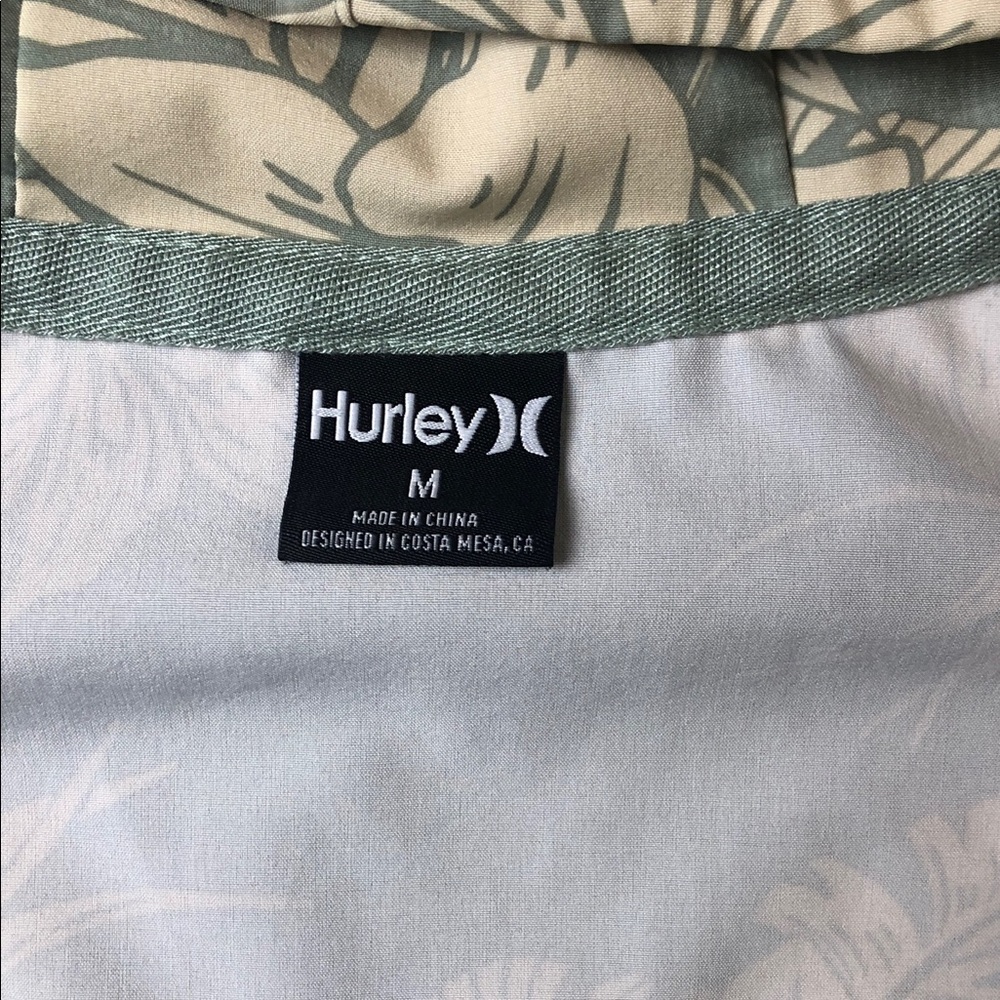 Hurley Lightweight Cropped Windbreaker - Picture 2 of 6